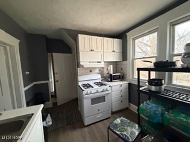 2048 W 95th Street, Cleveland, OH 44102