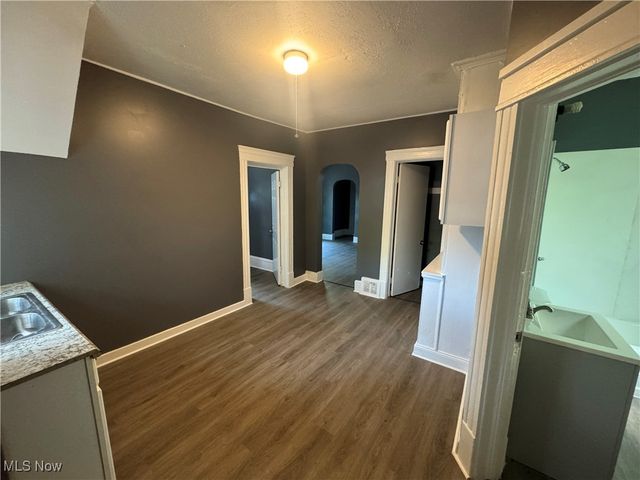 2048 W 95th Street, Cleveland, OH 44102