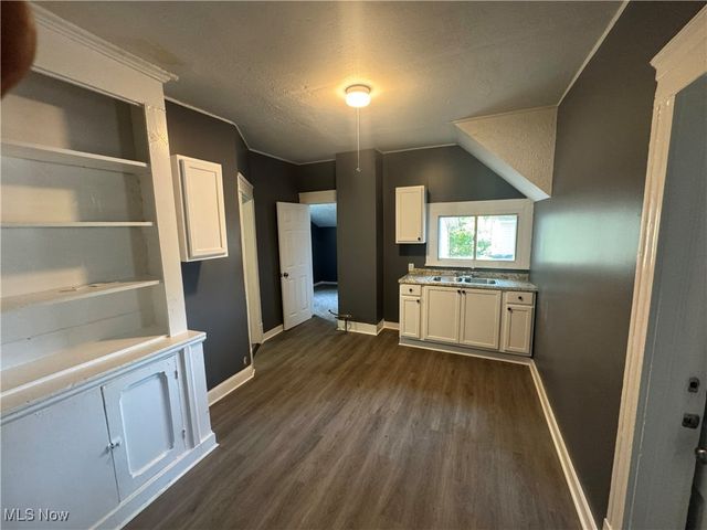 2048 W 95th Street, Cleveland, OH 44102