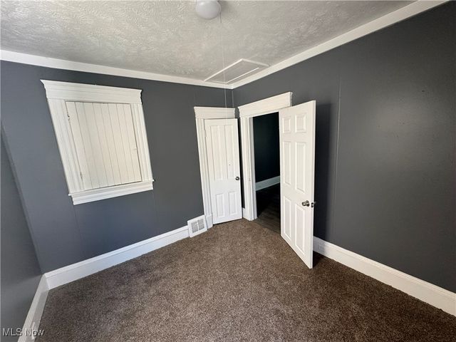 2048 W 95th Street, Cleveland, OH 44102