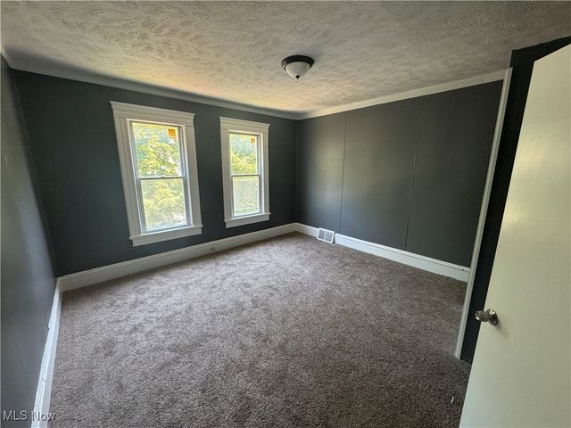 2048 W 95th Street, Cleveland, OH 44102