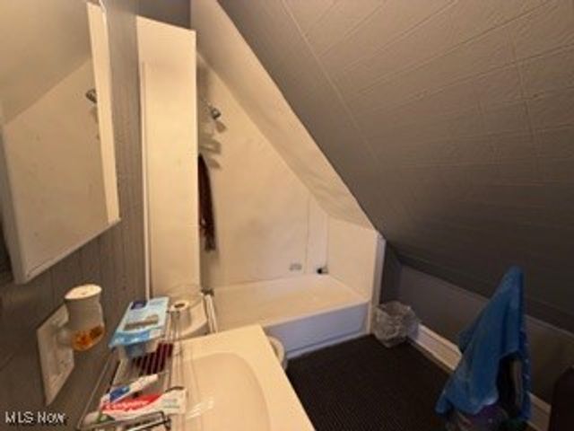 2048 W 95th Street, Cleveland, OH 44102