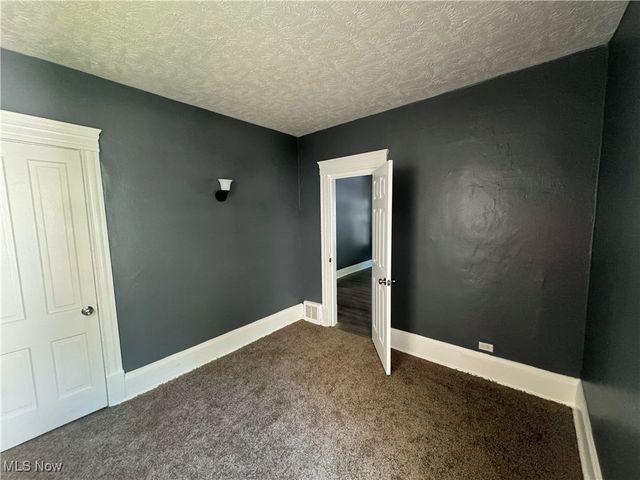 2048 W 95th Street, Cleveland, OH 44102