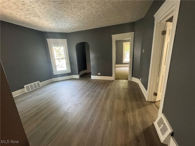 2048 W 95th Street, Cleveland, OH 44102