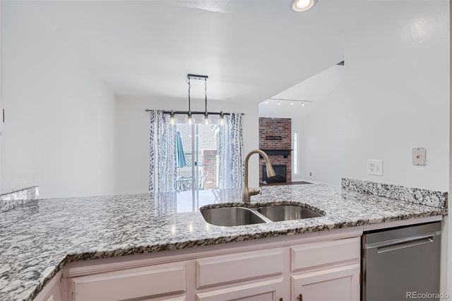 2892 W Long Circle B, Littleton, CO 80120