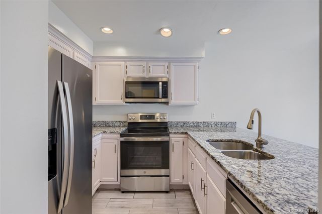 2892 W Long Circle B, Littleton, CO 80120