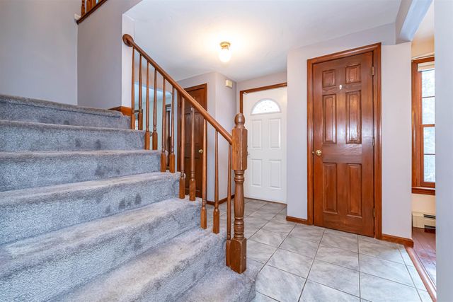 6 Abbey Road, Bow, NH 03304