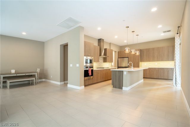 11250 Cactus Tower Avenue 101, Las Vegas, NV 89135