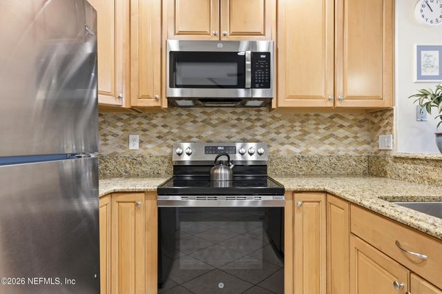 27 VILLAGE DEL LAGO Circle, St. Augustine, FL 32080