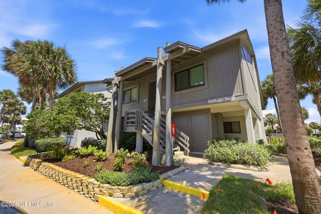 27 VILLAGE DEL LAGO Circle, St. Augustine, FL 32080