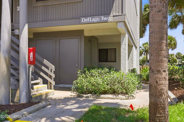 27 VILLAGE DEL LAGO Circle, St. Augustine, FL 32080