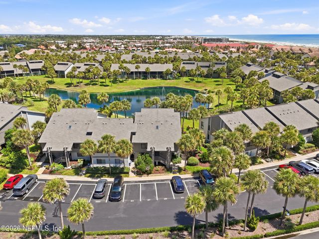 27 VILLAGE DEL LAGO Circle, St. Augustine, FL 32080