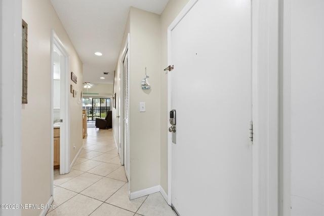 27 VILLAGE DEL LAGO Circle, St. Augustine, FL 32080