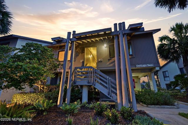 27 VILLAGE DEL LAGO Circle, St. Augustine, FL 32080