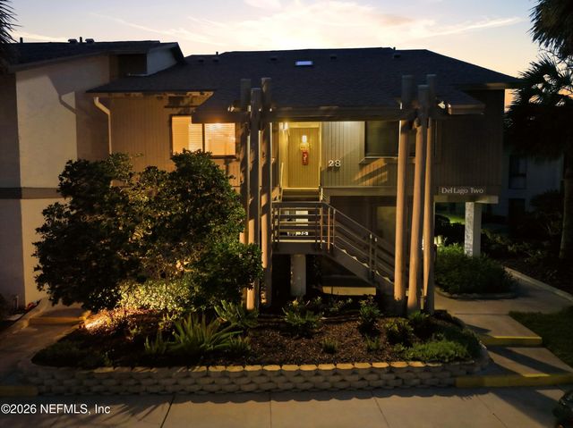27 VILLAGE DEL LAGO Circle, St. Augustine, FL 32080