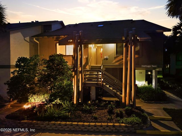 27 VILLAGE DEL LAGO Circle, St. Augustine, FL 32080