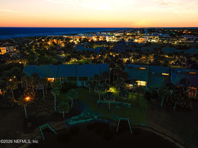 27 VILLAGE DEL LAGO Circle, St. Augustine, FL 32080