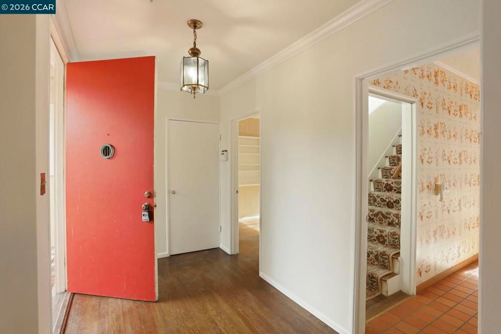 Image 11 of property listing at 204 El Camino Real, Berkeley, CA 94705