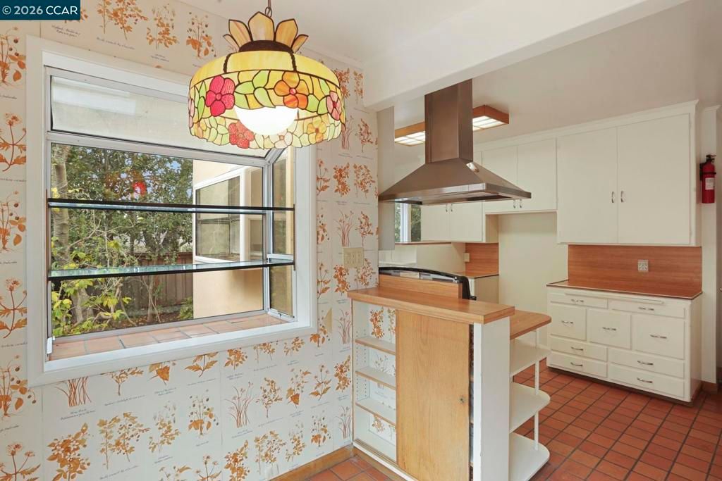 Image 33 of property listing at 204 El Camino Real, Berkeley, CA 94705