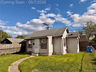 8308 Continental Avenue, Warren, MI 48089