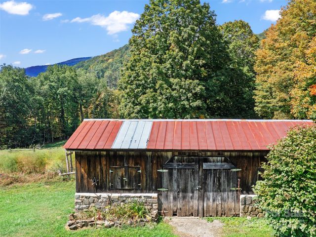 1992 Green Creek Road, Bakersville, NC 28705
