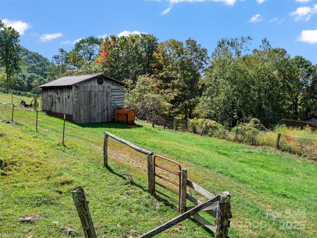 1992 Green Creek Road, Bakersville, NC 28705