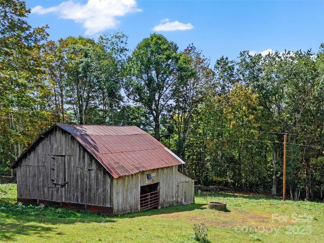 1992 Green Creek Road, Bakersville, NC 28705