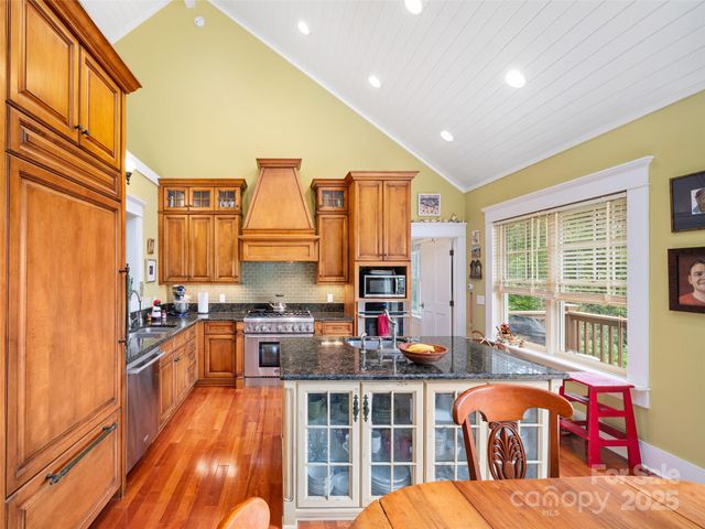 1992 Green Creek Road, Bakersville, NC 28705