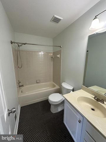 7 DRUMCASTLE CT, Germantown, MD 20876