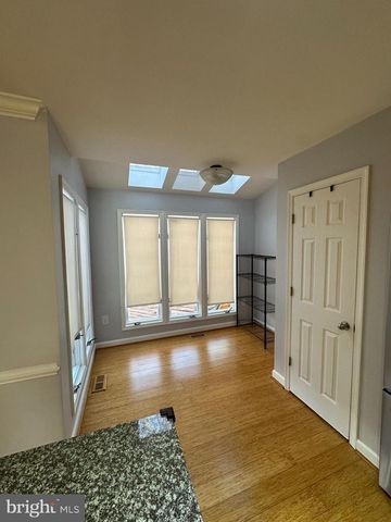 7 DRUMCASTLE CT, Germantown, MD 20876