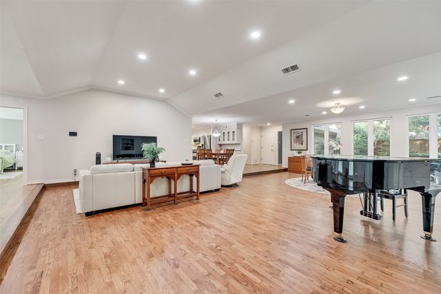 3825 Echo Brook Lane, Dallas, TX 75229