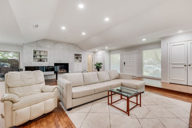 3825 Echo Brook Lane, Dallas, TX 75229