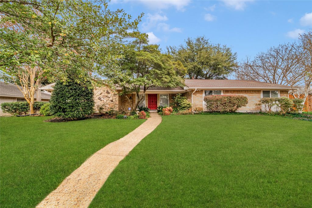 3825 Echo Brook Lane, Dallas, TX 75229