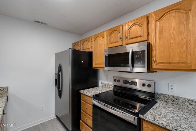 2700 Indian Ridge Road 19, Johnson City, TN 37604