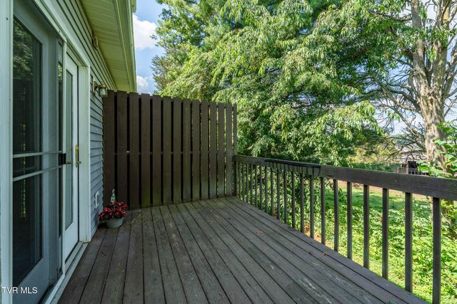 2700 Indian Ridge Road 19, Johnson City, TN 37604