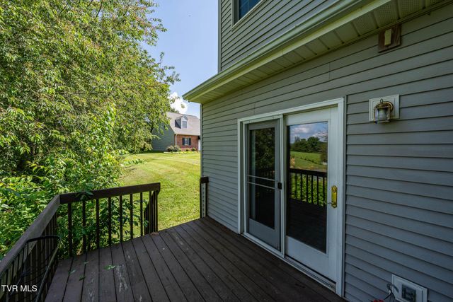 2700 Indian Ridge Road 19, Johnson City, TN 37604