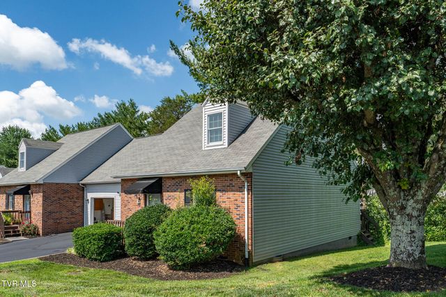 2700 Indian Ridge Road 19, Johnson City, TN 37604