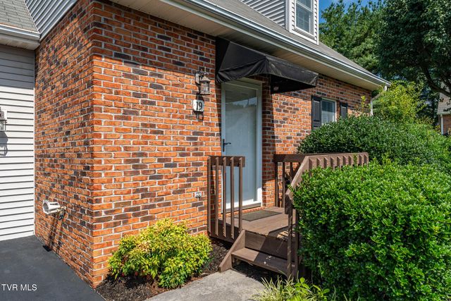 2700 Indian Ridge Road 19, Johnson City, TN 37604