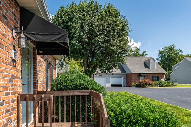 2700 Indian Ridge Road 19, Johnson City, TN 37604