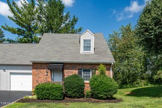 2700 Indian Ridge Road 19, Johnson City, TN 37604