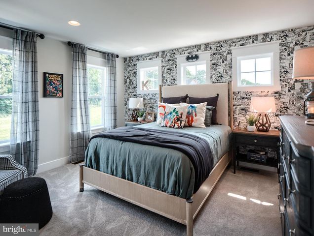 489 DARROW RD, York, PA 17404