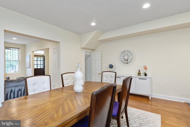 916 SHEPHERD ST NW, Washington, DC 20011