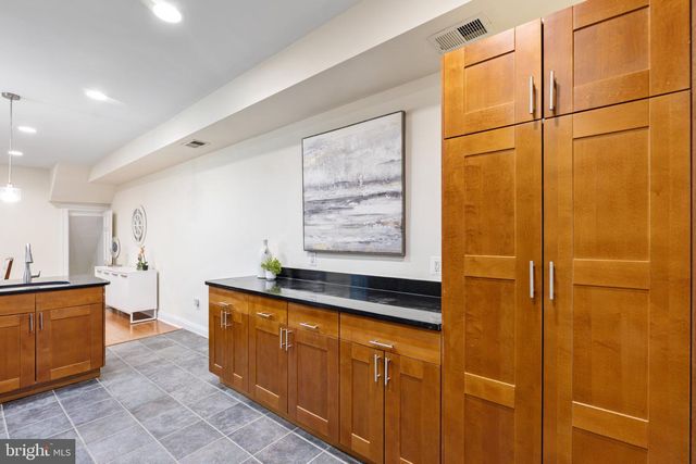 916 SHEPHERD ST NW, Washington, DC 20011