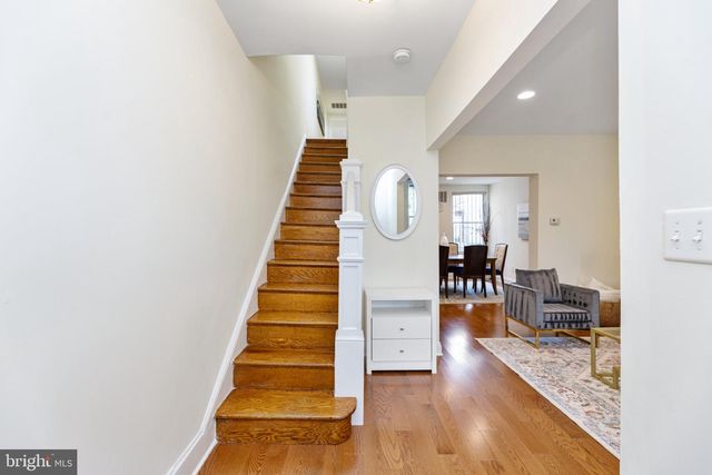 916 SHEPHERD ST NW, Washington, DC 20011