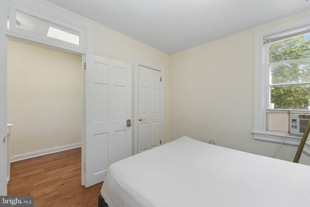 916 SHEPHERD ST NW, Washington, DC 20011