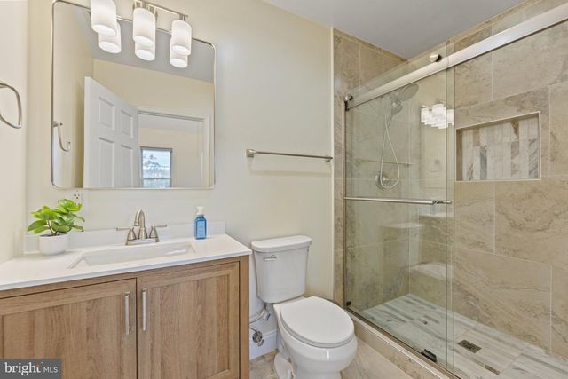 916 SHEPHERD ST NW, Washington, DC 20011