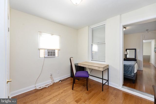 916 SHEPHERD ST NW, Washington, DC 20011
