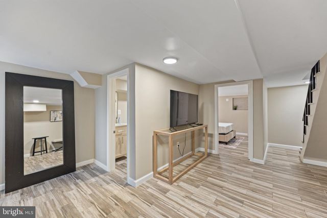 916 SHEPHERD ST NW, Washington, DC 20011