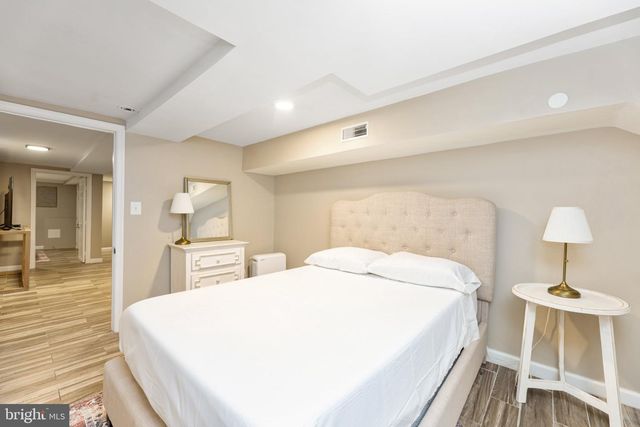 916 SHEPHERD ST NW, Washington, DC 20011