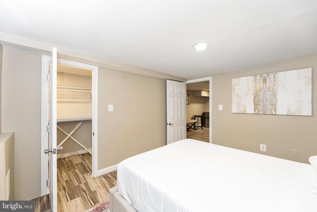 916 SHEPHERD ST NW, Washington, DC 20011